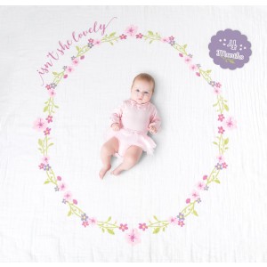 Babys First Year Swaddle-Blanket & Karten Set - Isnt she lovely